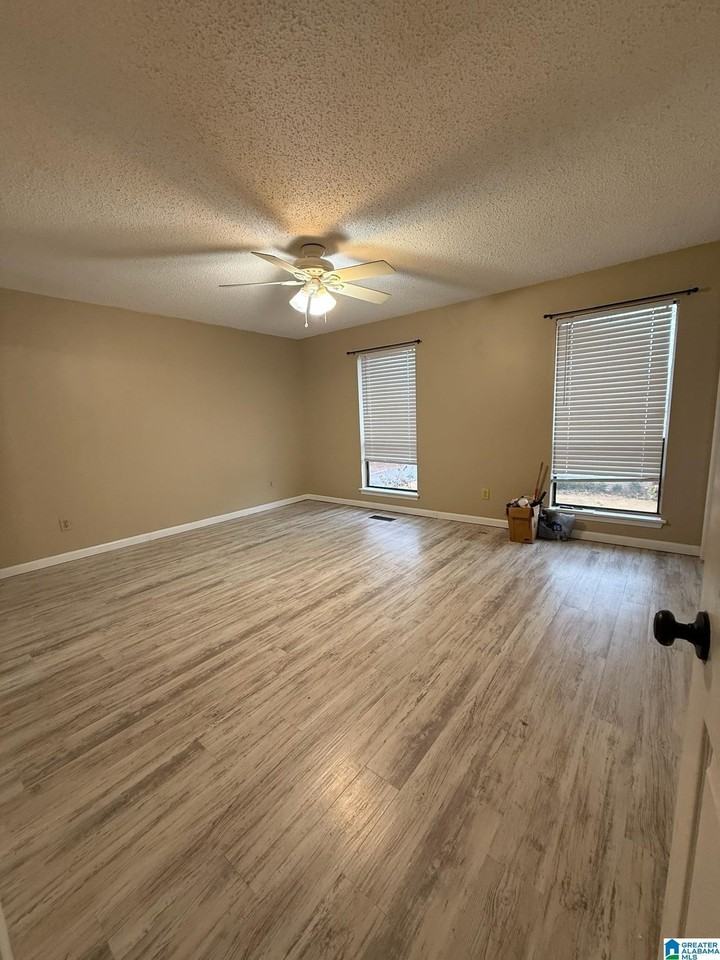 2700 Southwind Cir - Photo 4 of 20