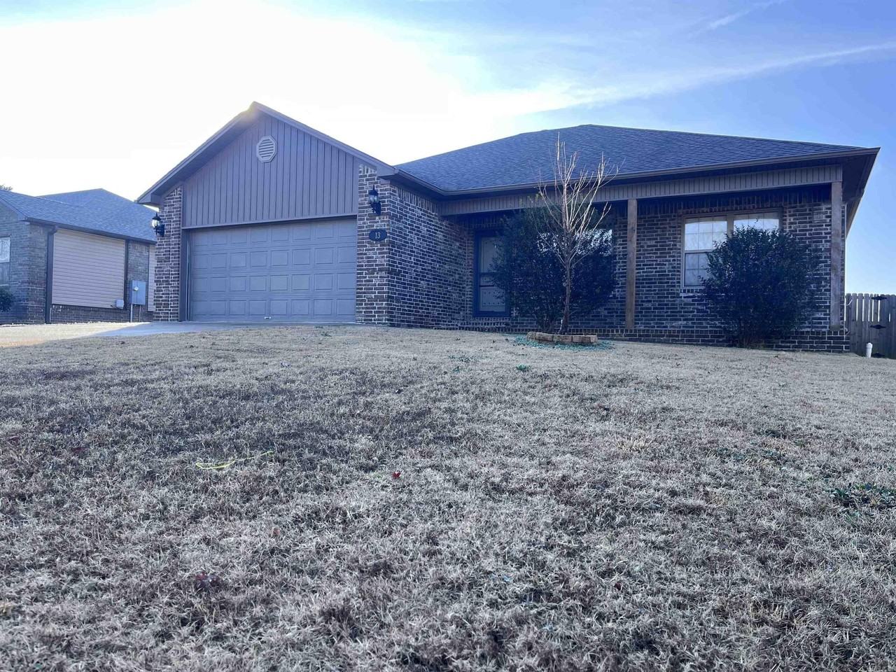 13 Kelby Ct - Photo 3 of 43