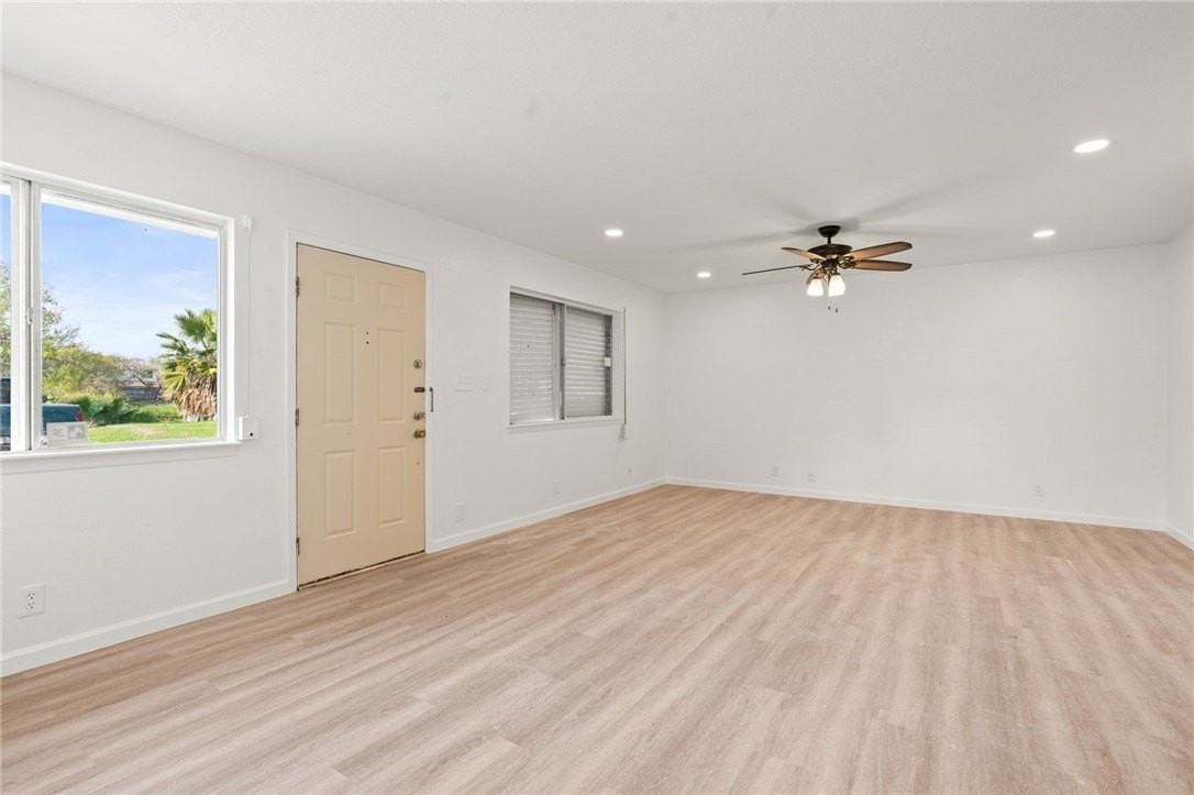 6112 Hidden Oaks - Photo 2 of 12