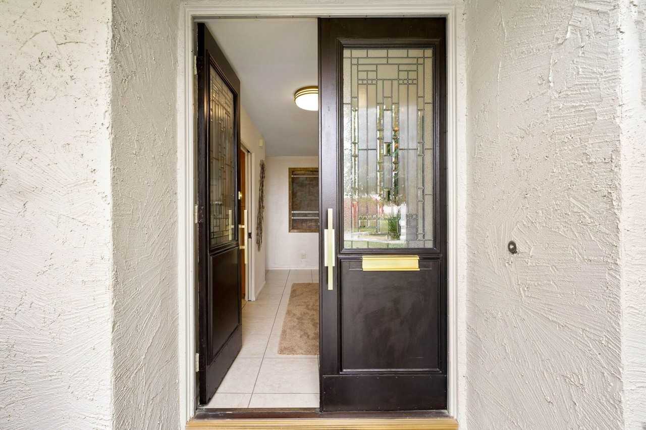 45690 Pawnee Rd - Photo 2 of 41