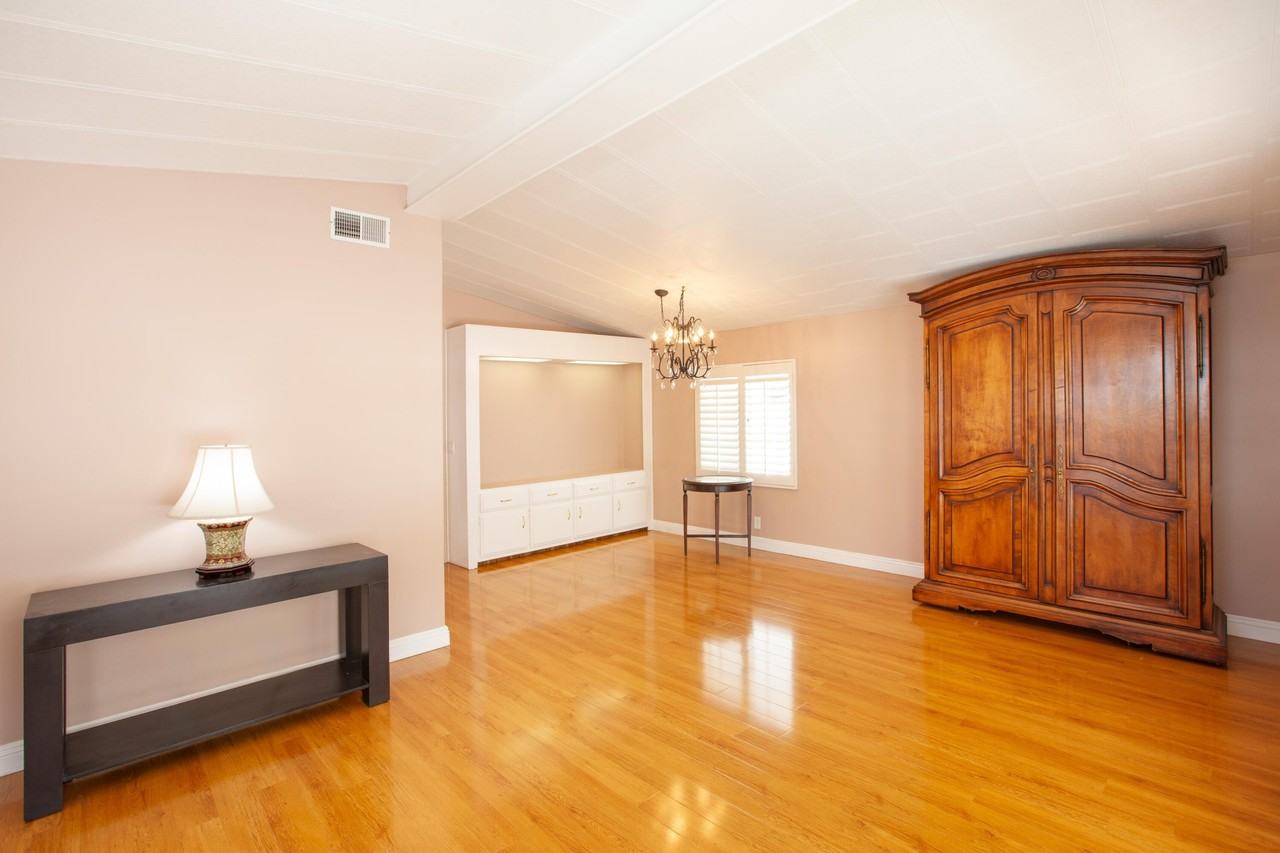 269 S Paseo Laredo - Photo 4 of 20