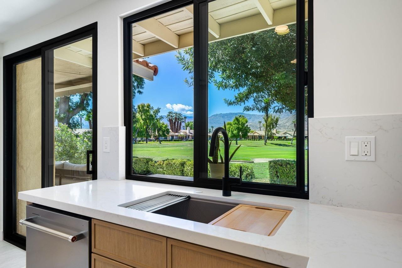 179 Gran Via - Photo 3 of 46