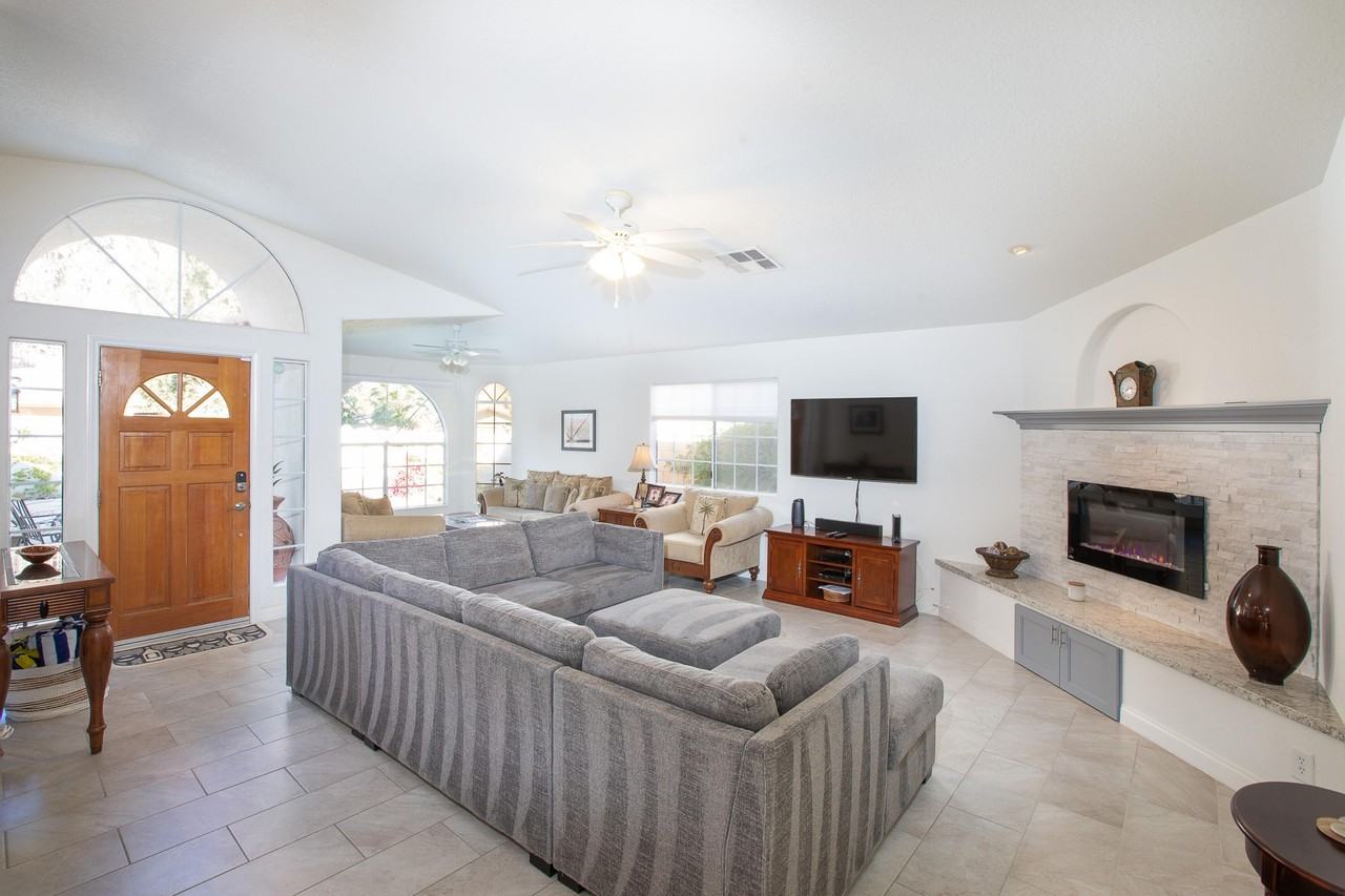 51880 Avenida Madero - Photo 3 of 18