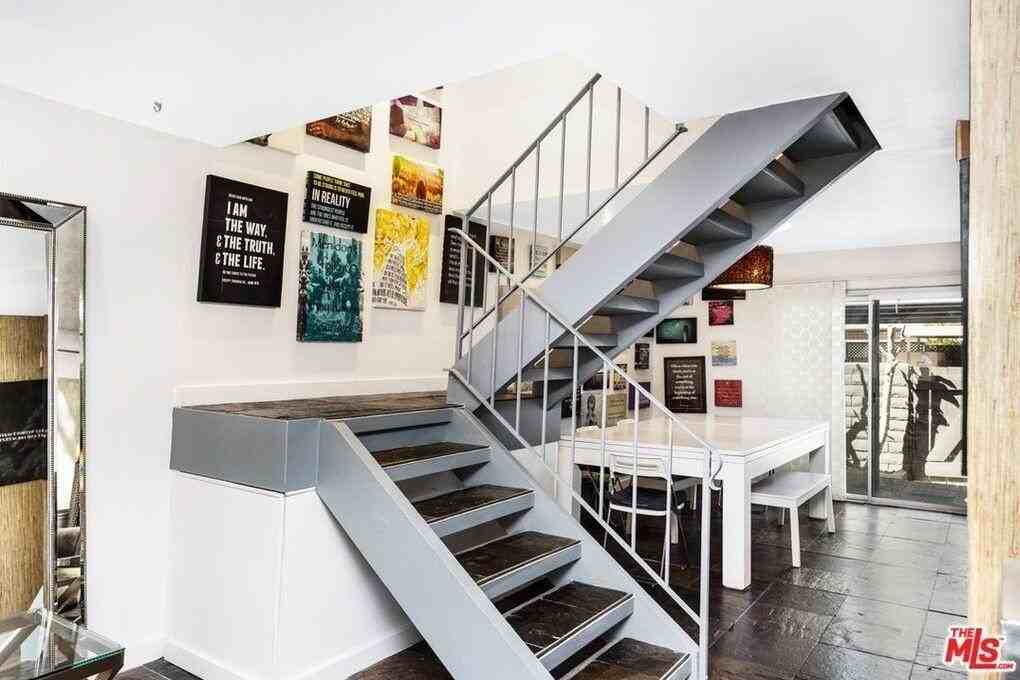 2230 N Indian Canyon Dr Unit E #E - Photo 6 of 31