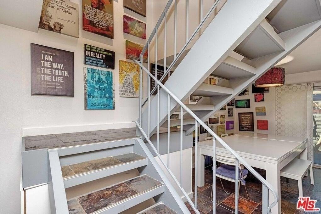 2230 N Indian Canyon Dr Unit E #E - Photo 7 of 31