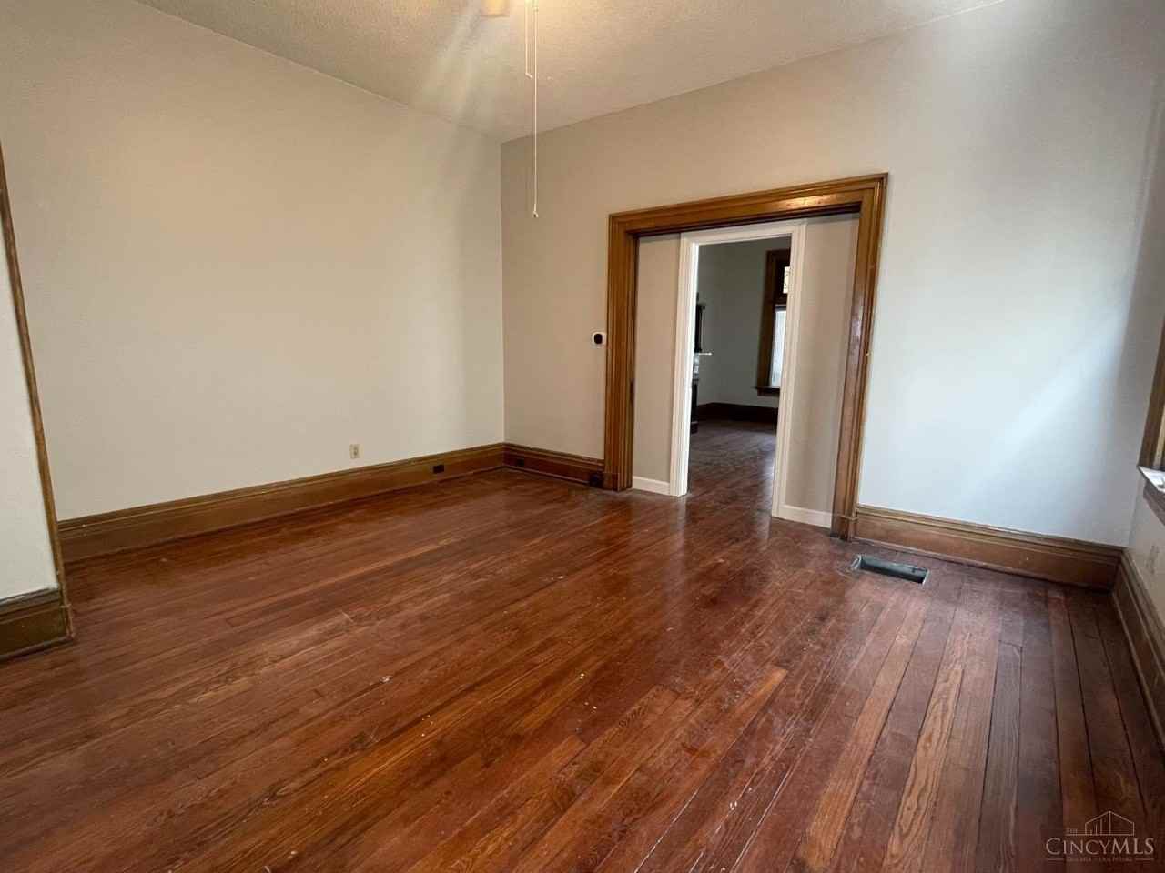 427 Warner St - Photo 5 of 10