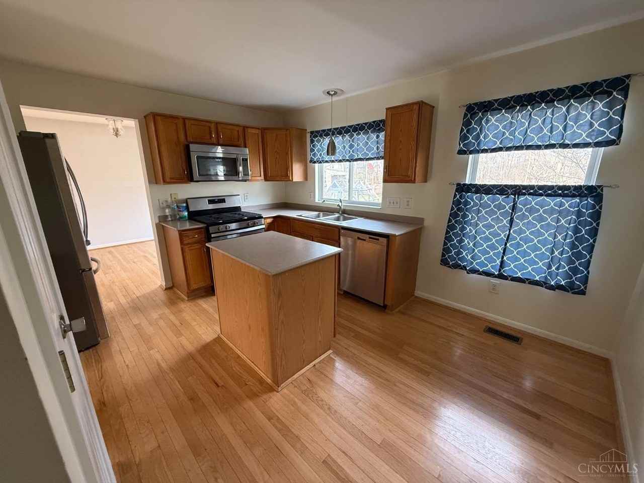 8538 Sunmont Dr - Photo 2 of 17