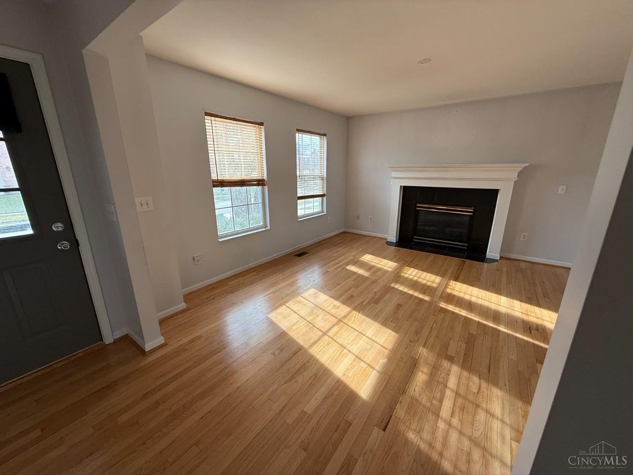 8538 Sunmont Dr - Photo 3 of 17