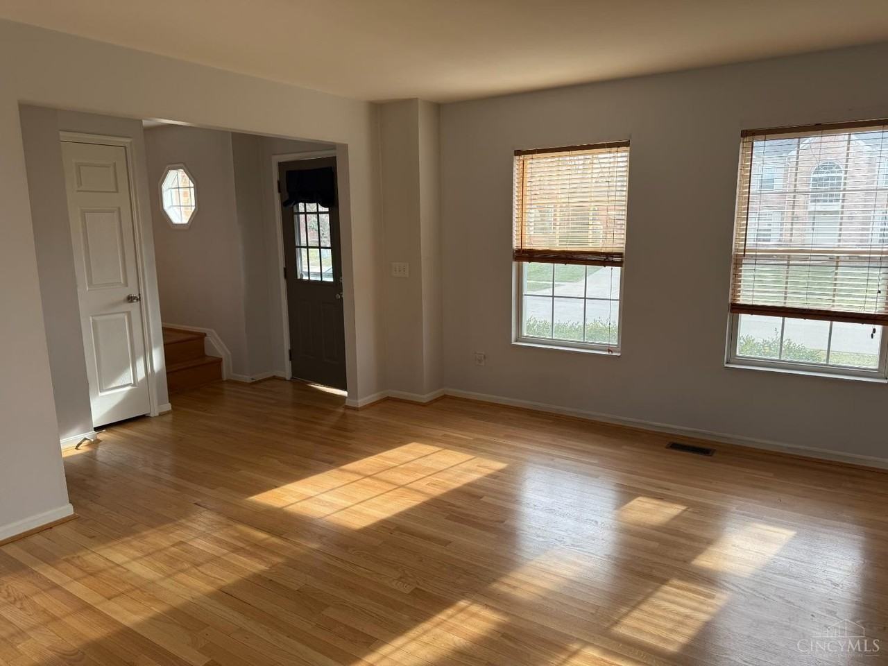 8538 Sunmont Dr - Photo 4 of 17