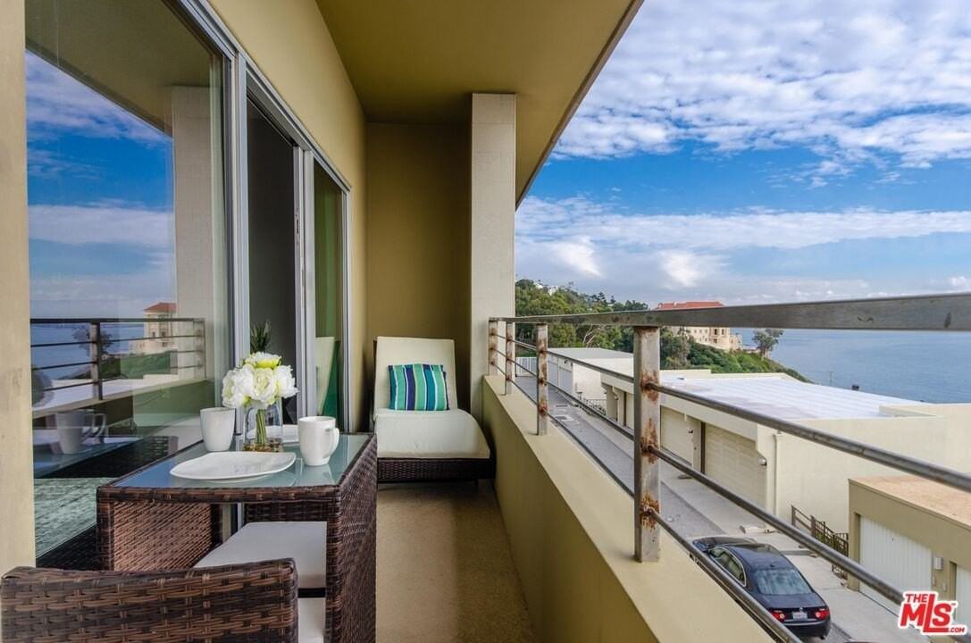 18065 Coastline Dr Apt 1 #1 - Photo 6 of 24