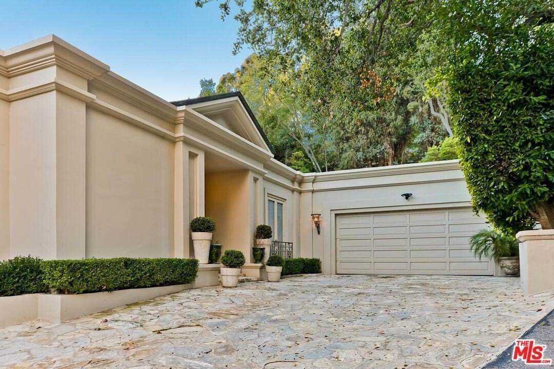 2353 Bowmont Dr - Photo 2 of 23