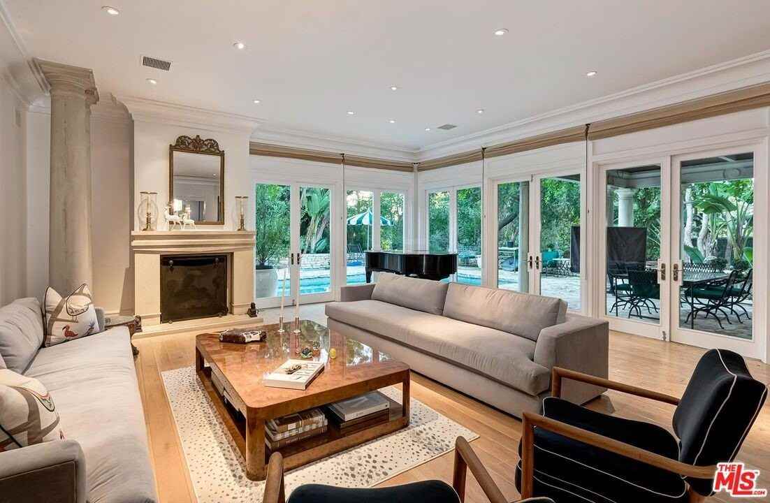 2353 Bowmont Dr - Photo 5 of 23