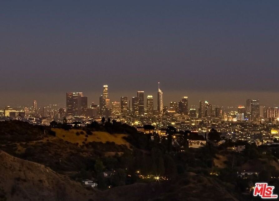 3306 Deronda Dr - Photo 2 of 26