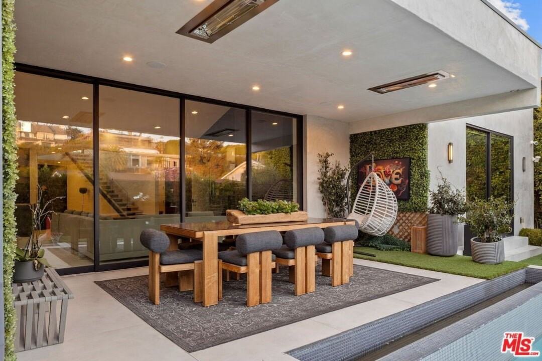 1368 Beckwith Ave - Photo 3 of 42