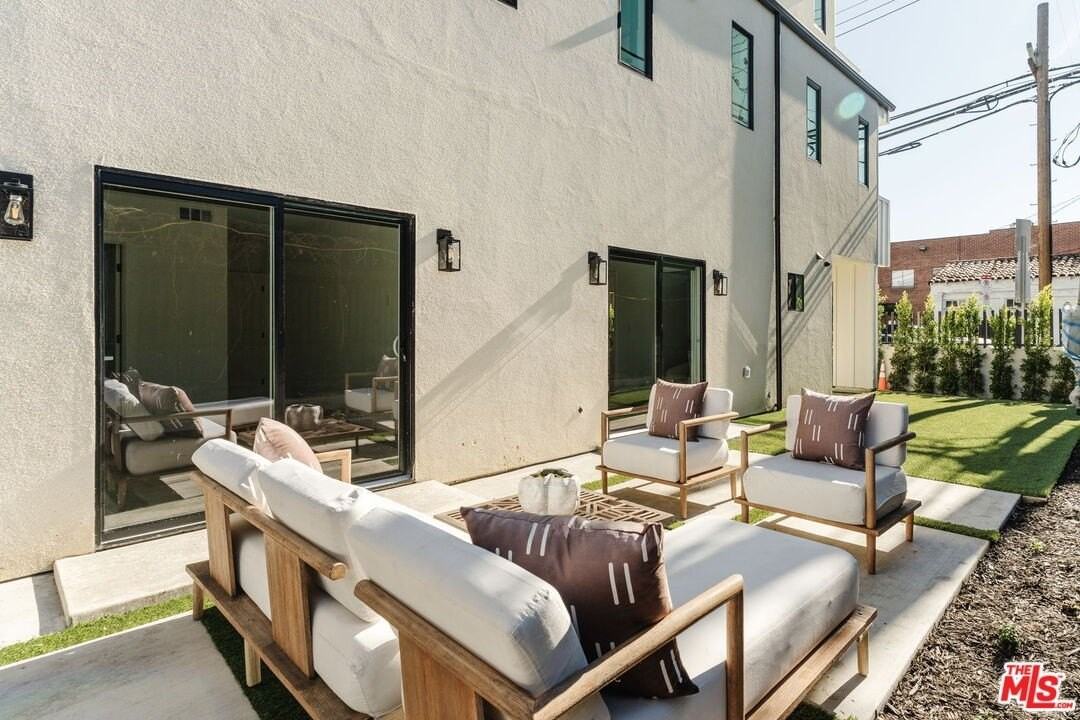 6763 Lexington Ave - Photo 7 of 24