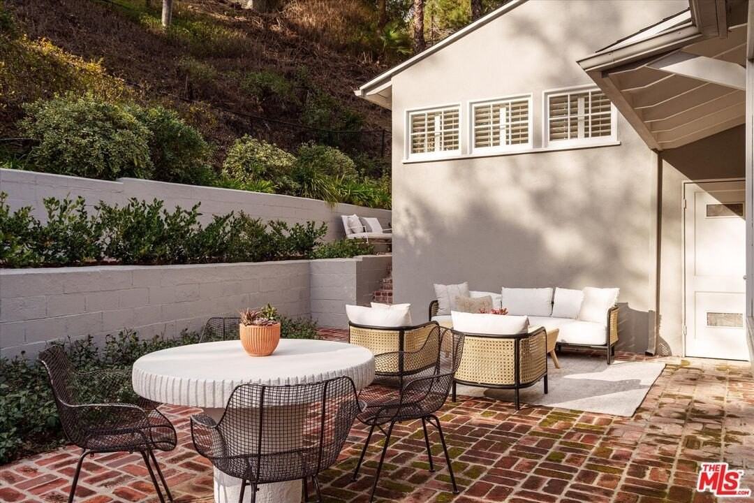 5657 Valley Oak Dr - Photo 7 of 29