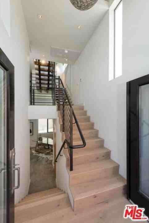 6685 Daychar Dr - Photo 2 of 19