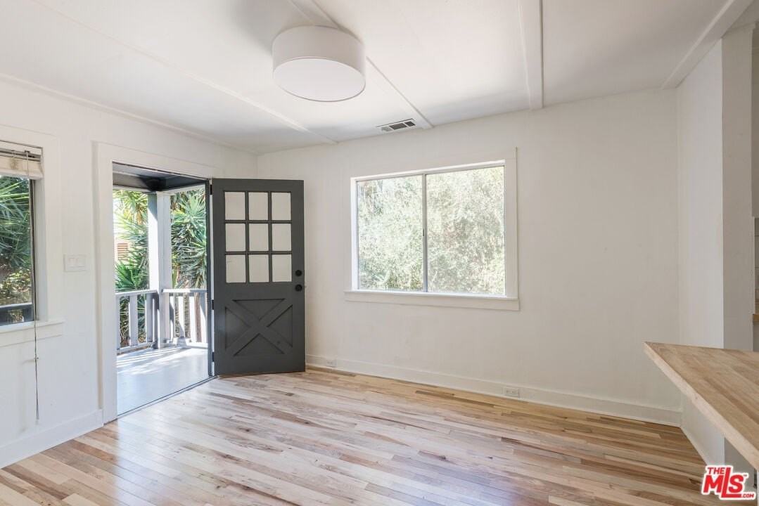 4013 Sunset Dr - Photo 3 of 15