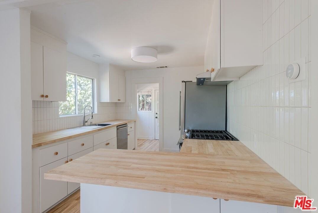 4013 Sunset Dr - Photo 4 of 15