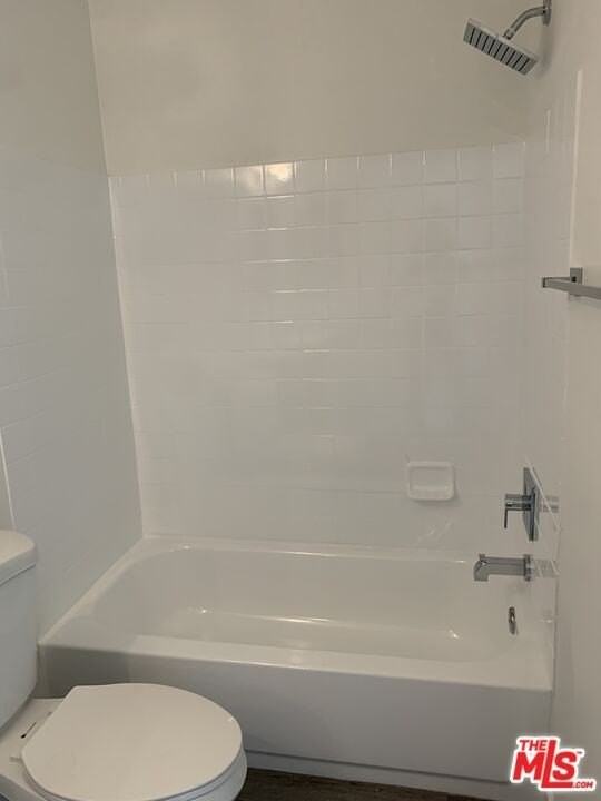 8923 Orion Ave Apt 12a #12A - Photo 3 of 6