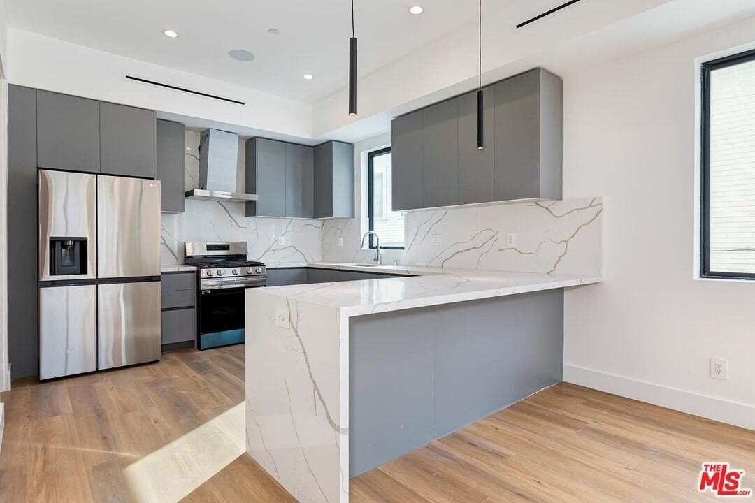 1436 Edgecliffe Dr Apt 101 #101 - Photo 5 of 36