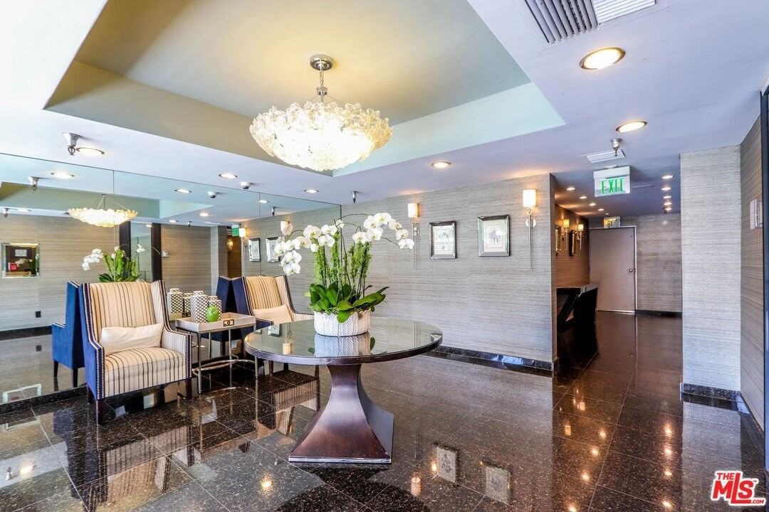 121 S Palm Dr Apt 404 #404 - Photo 3 of 28