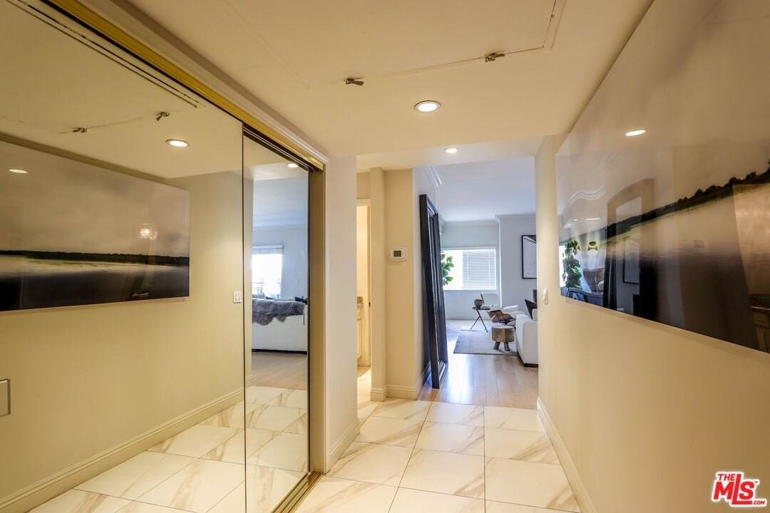 121 S Palm Dr Apt 404 #404 - Photo 5 of 28