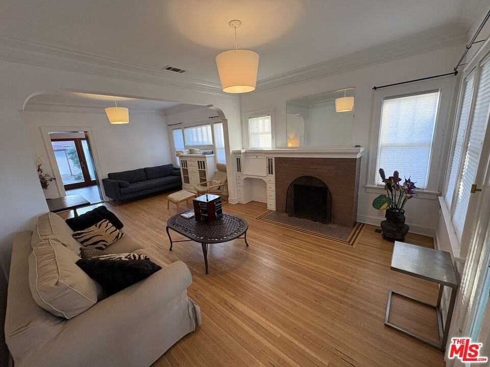 4181 Lincoln Ave - Photo 3 of 27