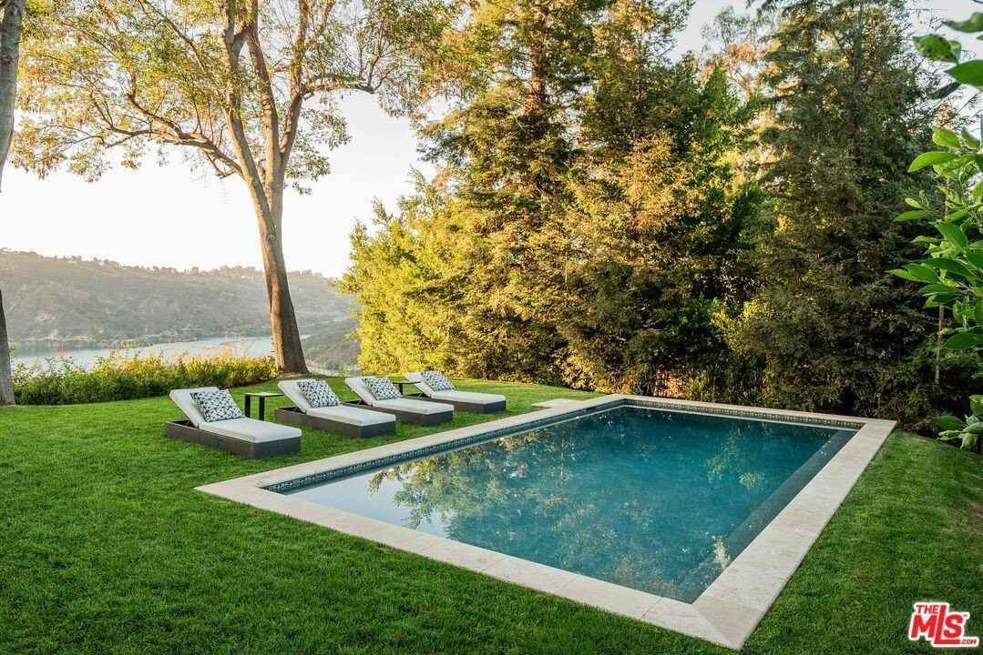 1900 Bel Air Rd - Photo 4 of 41