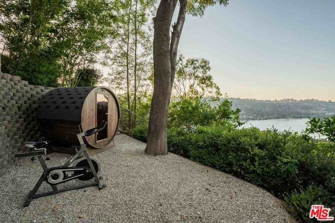 1900 Bel Air Rd - Photo 5 of 41