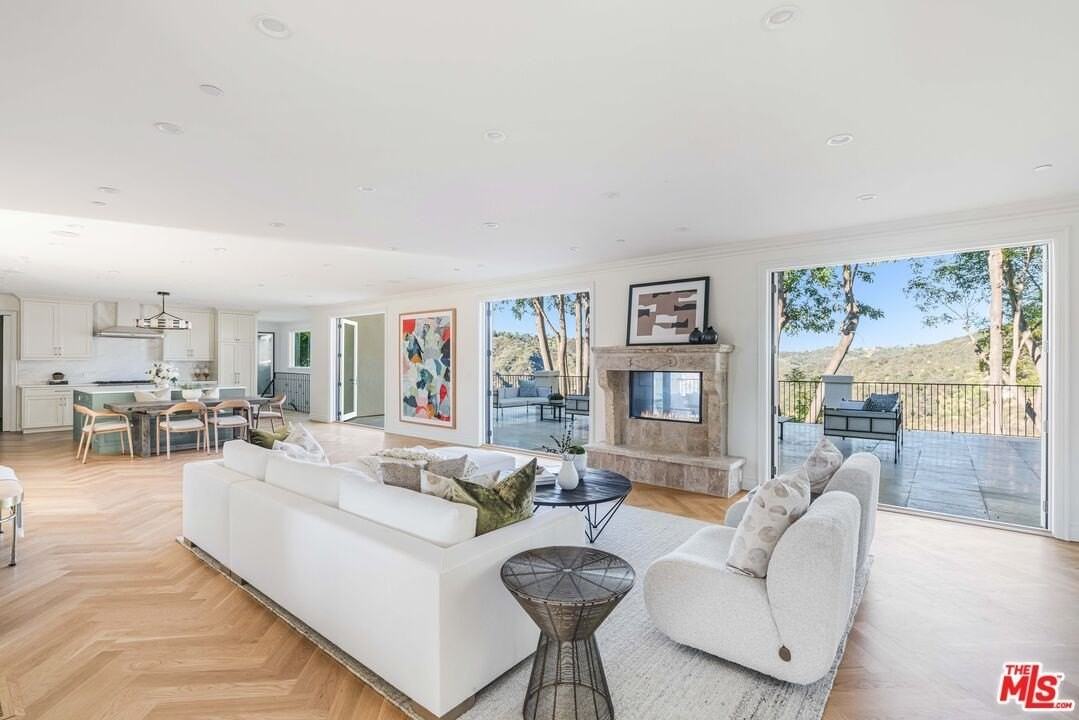 1900 Bel Air Rd - Photo 7 of 41