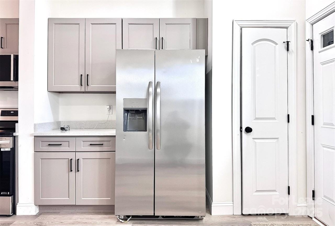 409 Church St N - Photo 3 of 20