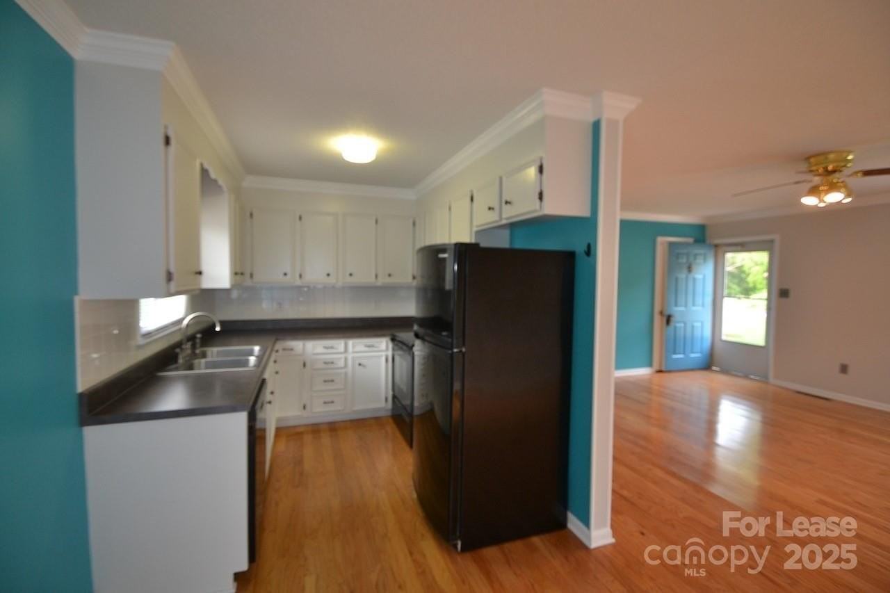 2050 35th St Ne - Photo 3 of 13