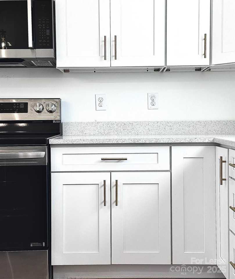 407 Church St N - Photo 6 of 20