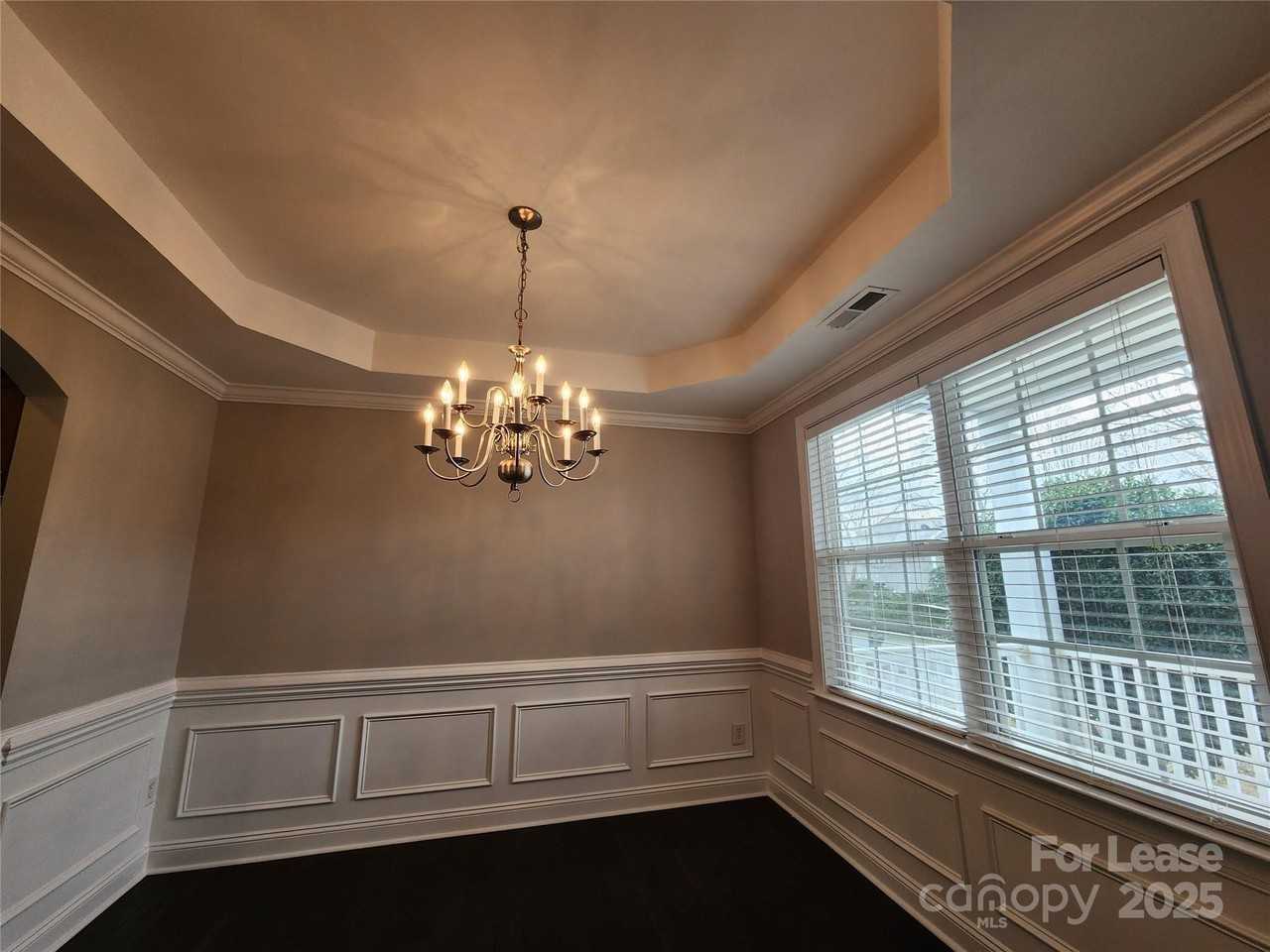 4008 Cedar Point Ave - Photo 2 of 25