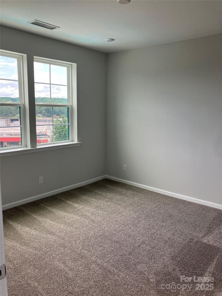 4455 Reed Creek Dr #304 - Photo 5 of 10