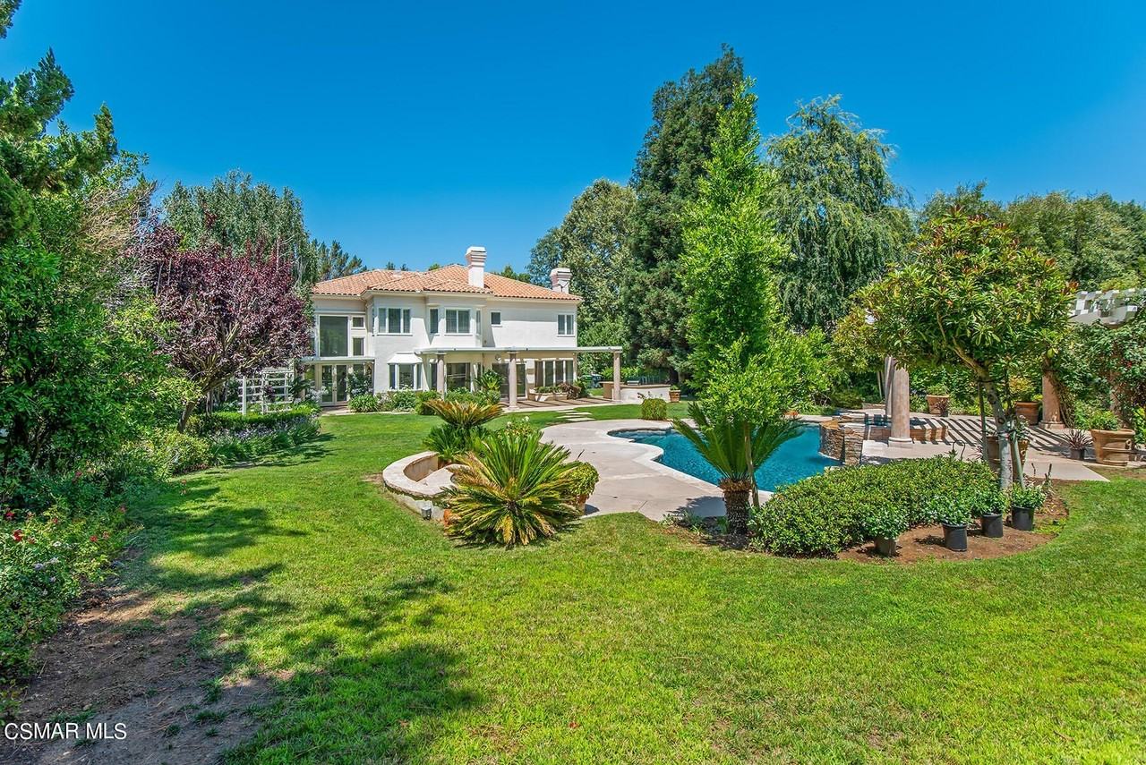 31858 Saddletree Dr - Photo 2 of 37