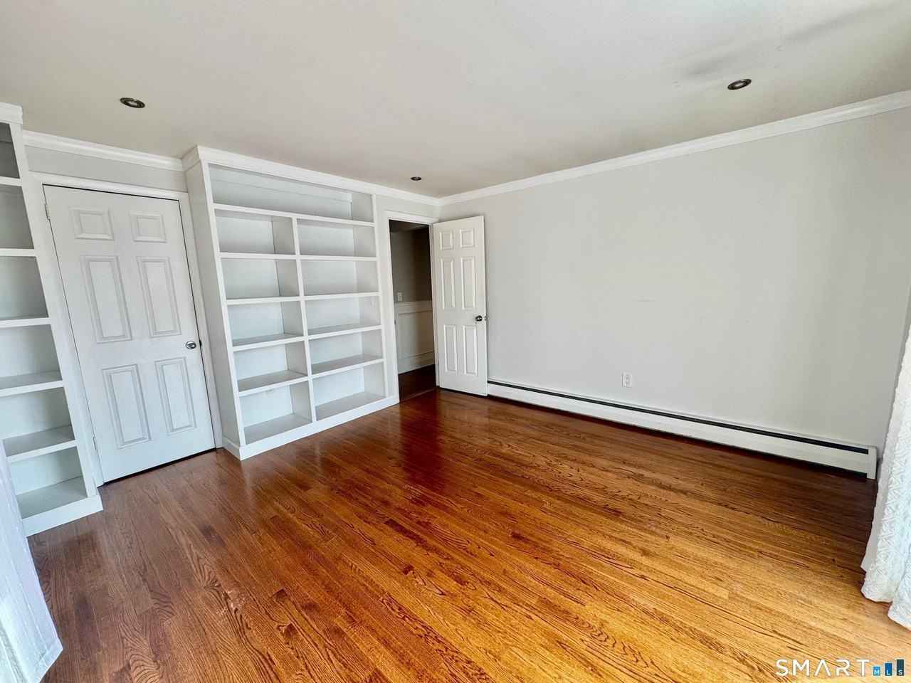 1867 Broadbridge Ave - Photo 4 of 11