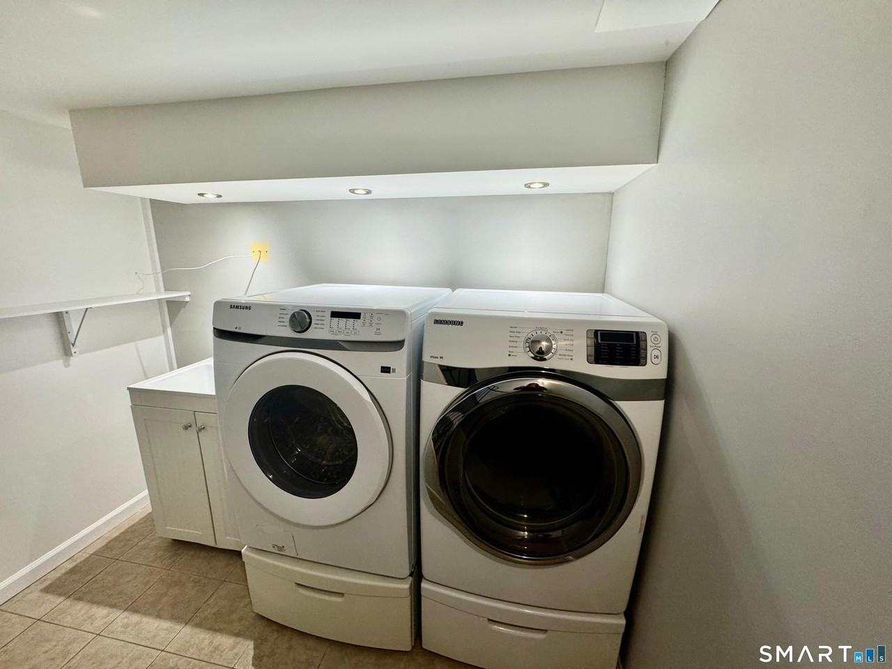 1867 Broadbridge Ave - Photo 7 of 11