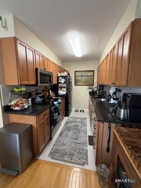 101 Grove St #17 - Photo 5 of 19