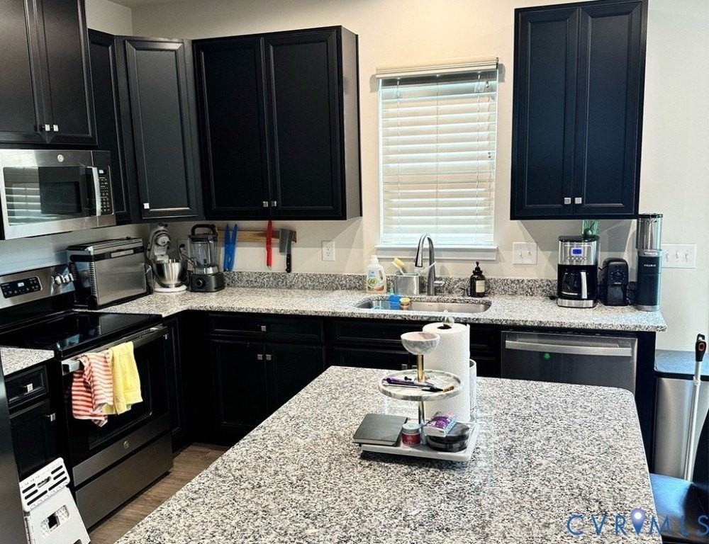 10945 Genito Square Dr - Photo 3 of 16