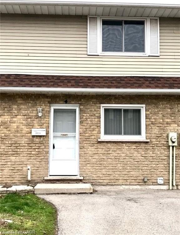 1051 Nellis Street 4 - Photo 2 of 32