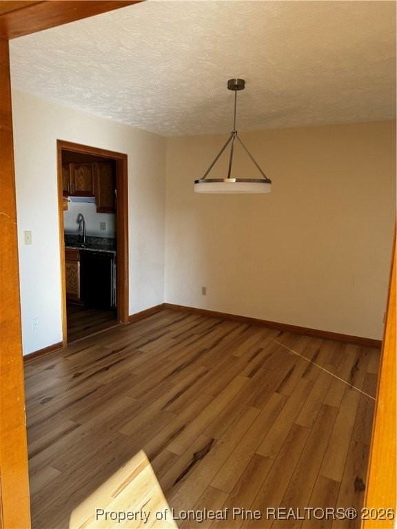 7820 Loxley Dr - Photo 3 of 33