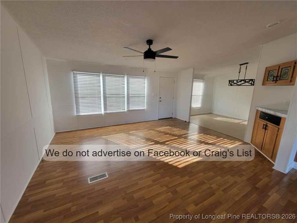 910 Blue Rd - Photo 3 of 12