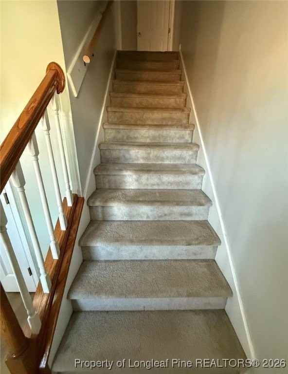 23 Bishops Ct - Photo 4 of 30