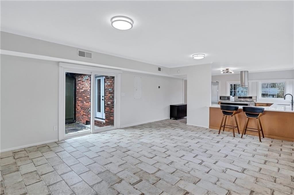 5045 Chestnut Forest Ln - Photo 4 of 25