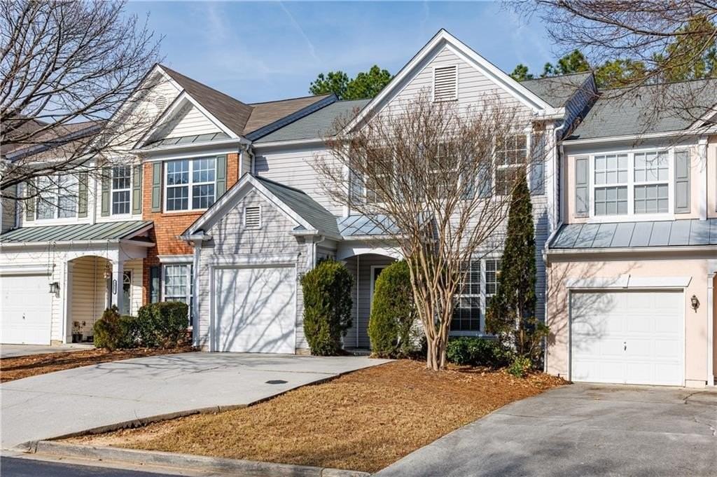 2819 Ashleigh Ln - Photo 2 of 41