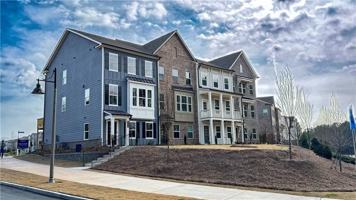 featured image of 813 Atkins Ln