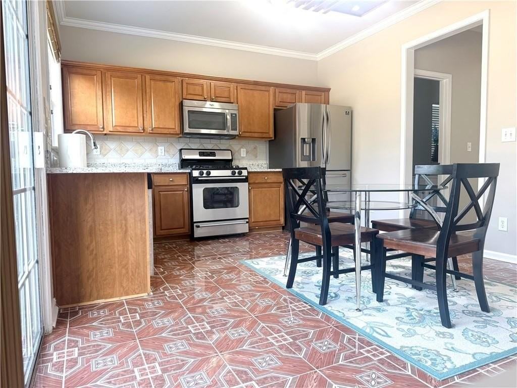 8965 Friarbridge Dr - Photo 6 of 18