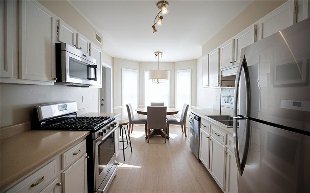 1156 Magnolia Way Se - Photo 3 of 15